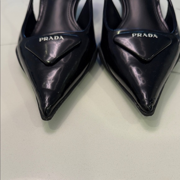 Black Patent Leather Pointed Slingback Pumps - Picture 4 of 6